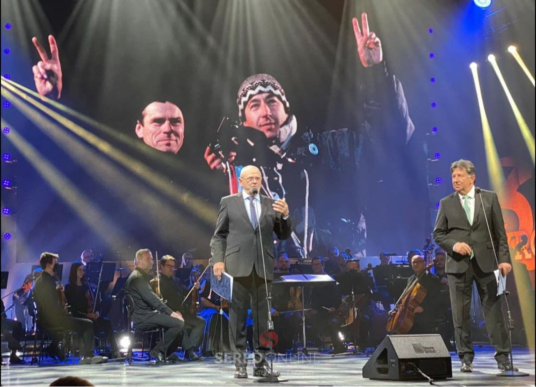 32 vyrocie Neznej revolucie