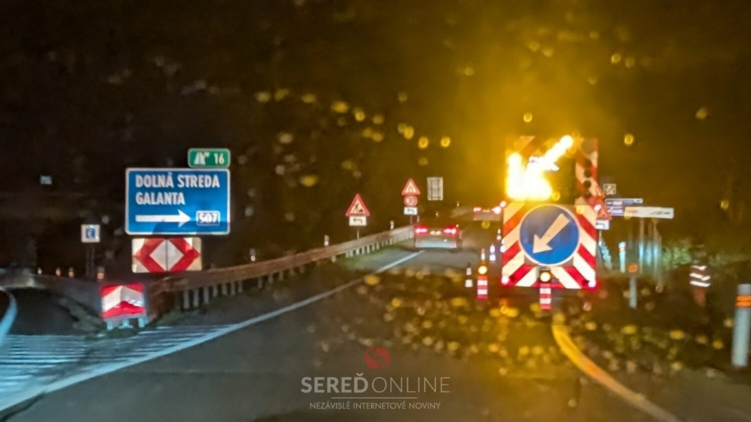AKTUÁLNE: Dopravná nehoda na výjazde z R1 na nadjazd