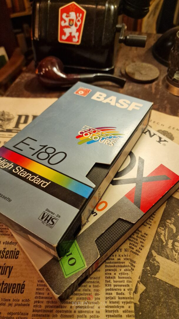 VHS videokazety s archívnymi záznamami