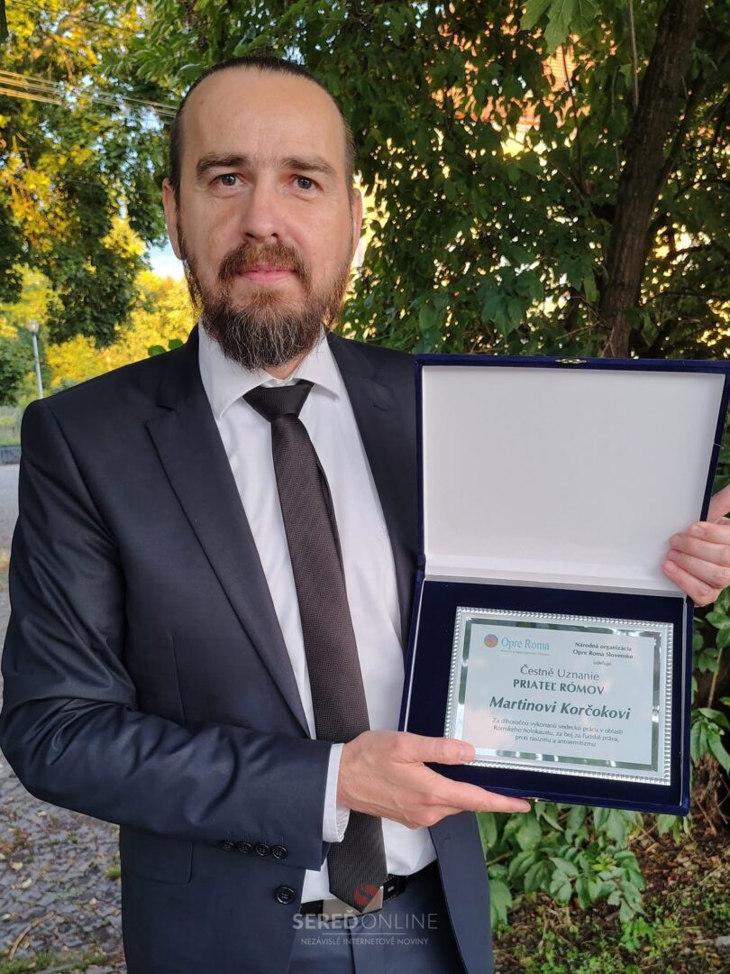 Martin Korčok, riaditeľ Múzea holokaustu v Seredi, získal ocenenie „Priateľ Rómov“