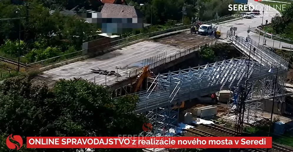 Most ponad železnicu odchádza do histórie – spravodajstvo online len u nás