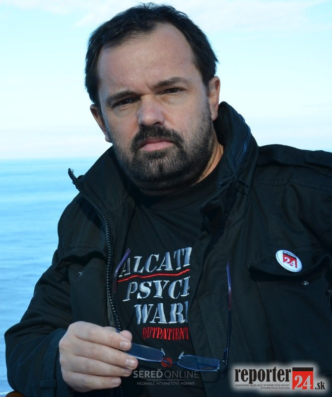 Odmietnime populistov a polobláznov skôr, ako úplne rozložia štát a zabijú nám deti!!