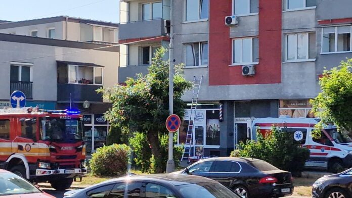 PRÁVE TERAZ: Hasiči a záchranári zasahujú v bytovke „Hokejka“ – AKTUALIZOVANÉ