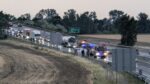 PRÁVE TERAZ: Prevrátené nákladné auto na R1 pri Seredi